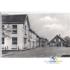 Markt Lobith met winkeltje van moetje van Benthem Coll M.Hoedemaker